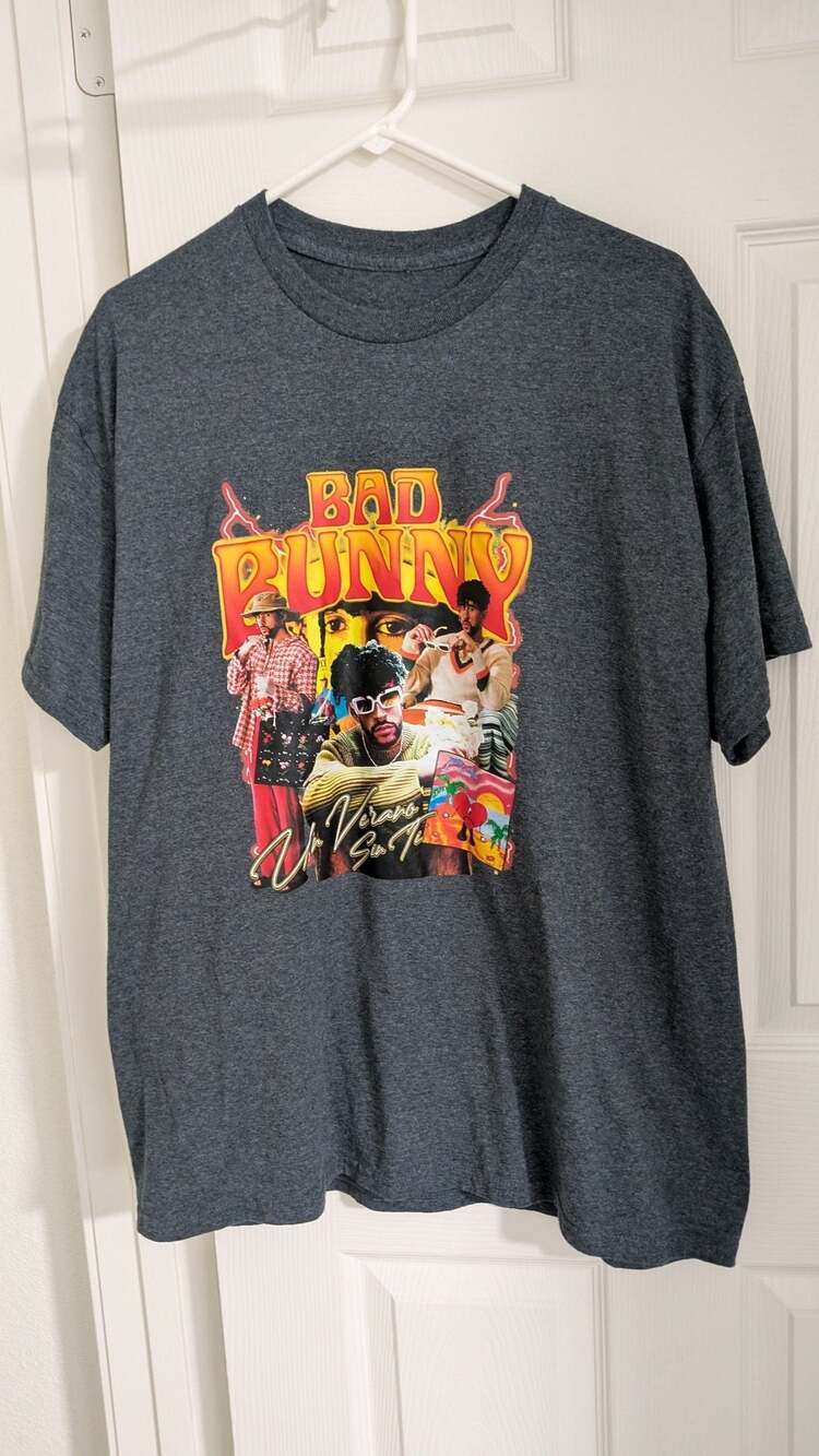 Bad Bunny Un Verano Sin Ti Graphic T-Shirt Dark Gray Heather